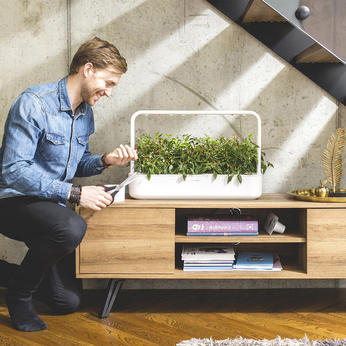 Click and Grow The Smart Garden 9